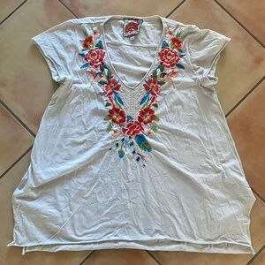 Johnny Was Embroidered V- Neck Short Sleeve Shirt Top Size S